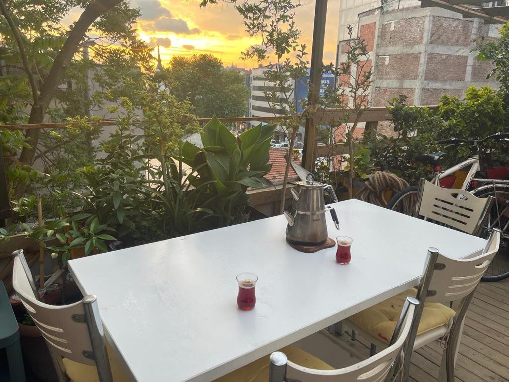 Central Apartment Kadikoy Terrace Bbq Close 2 Block Ferry Bull Metro Nighlife Estambul Exterior foto