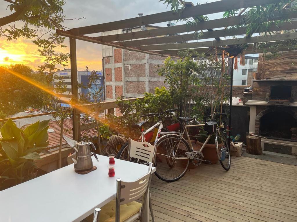 Central Apartment Kadikoy Terrace Bbq Close 2 Block Ferry Bull Metro Nighlife Estambul Exterior foto